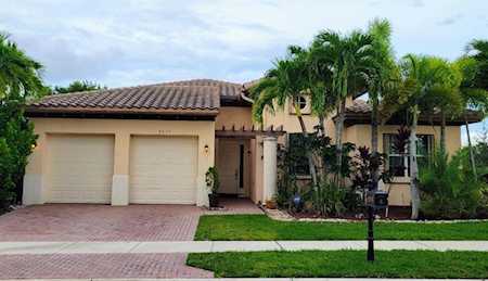 8076 NW 111 Terr Parkland, FL 33076