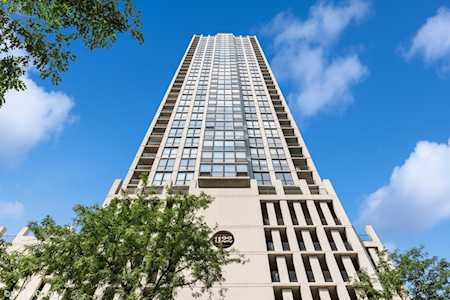 1122 N Clark St #910 Chicago, IL 60610