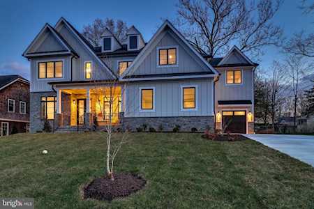 10408 Samaga Dr Oakton, VA 22124