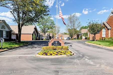8204 Saint Andrews Village Dr Louisville, KY 40222