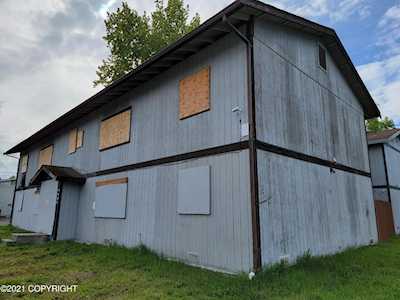 4404 Thompson Avenue Anchorage, AK 99508