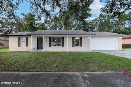 1235 Squirrel LN N Jacksonville, FL 32218
