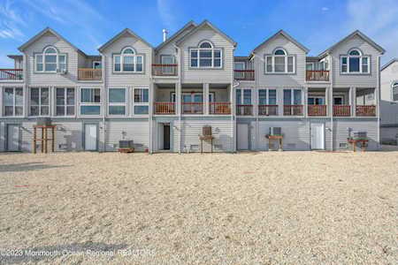 106 Mariners Pointe E Little Egg Harbor, NJ 08087