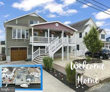 21 Carlyle Dr Bayville, NJ 08721