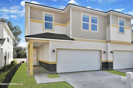 6875 Mirage ST Jacksonville, FL 32244