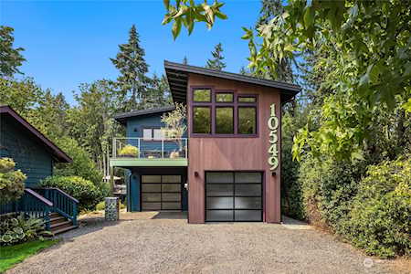10543 & 10549 Falk Rd NE Bainbridge Island, WA 98110