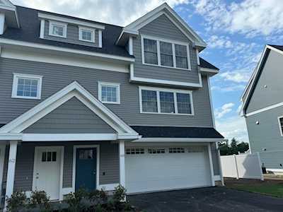 Unit 27 Stonehill Pointe Rd #27 Newmarket, NH 03857