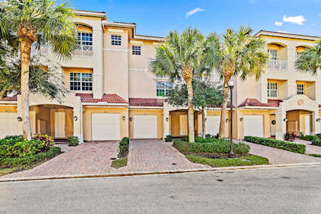 4577 S Artesa Way Palm Beach Gardens, FL 33418
