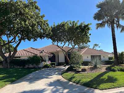 574 N Country Club Drive Atlantis, FL 33462