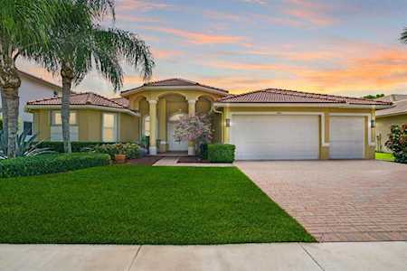 11843 Osprey Pointe Circle Wellington, FL 33449