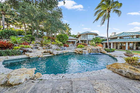 27 NE Lofting Way Sewalls Point, FL 34996
