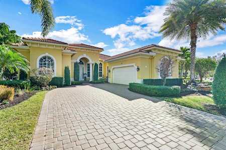 862 Edgebrook Lane Wellington, FL 33411
