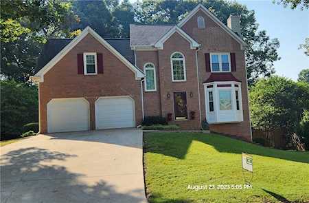 873 Lance Circle Lawrenceville, GA 30043
