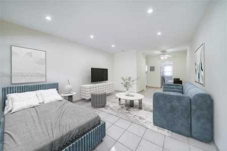 644 Meridian Ave #8 Miami Beach, FL 33139