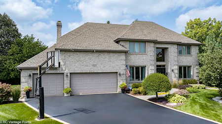 2009 Black Swan Ct Darien, IL 60561