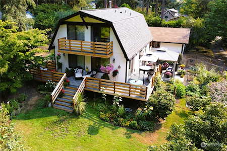 2758 Marine Dr Bremerton, WA 98312