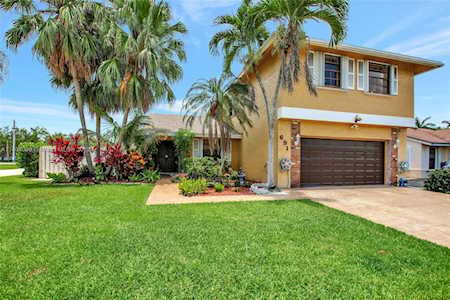 691 Thornridge Ave Davie, FL 33325