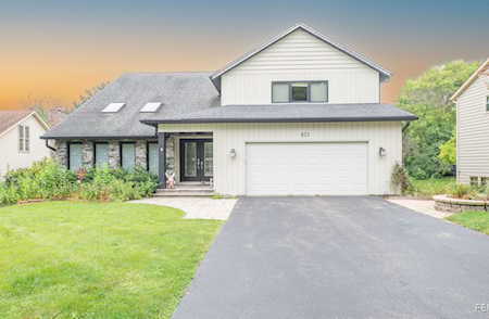 821 Huntleigh Dr Naperville, IL 60540