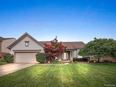 46290 Larchmont Canton Twp, MI 48187