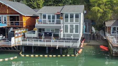 5314 Marine View Dr Tacoma, WA 98422