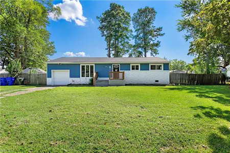 2725 N Nansemond Dr Suffolk, VA 23435