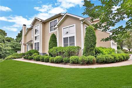 20 Agnew Farm Rd Armonk, NY 10504