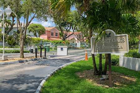 11483 SW 73 St Miami, FL 33173