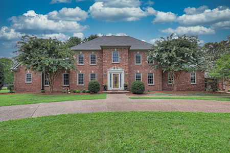 1115 Indian Point Dr Brentwood, TN 37027