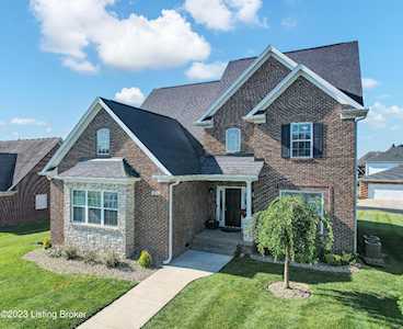 1008 Champions Cir Simpsonville, KY 40067