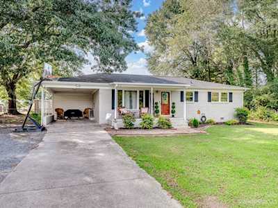 221 Springwood Dr Belmont, NC 28012
