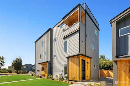 8605 6th Ave NW Seattle, WA 98117