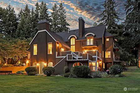 2637 134th Ave NE Bellevue, WA 98005