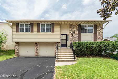 1102 Honeywood Dr Westmont, IL 60559