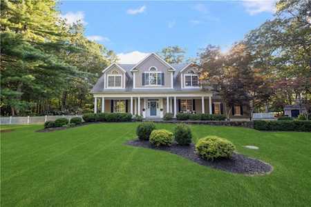 35 David Ct East Greenwich, RI 02818