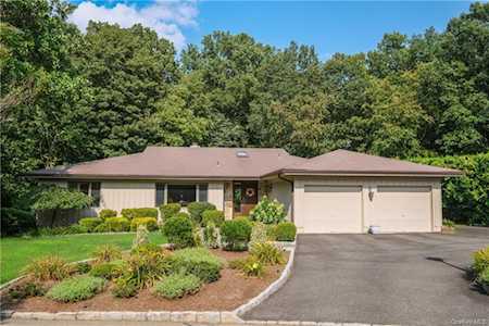 122 Barton Rd White Plains, NY 10605