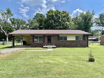 1910 Russell Dr Murfreesboro, TN 37130