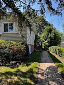 314 N Brashares Dr Addison, IL 60101