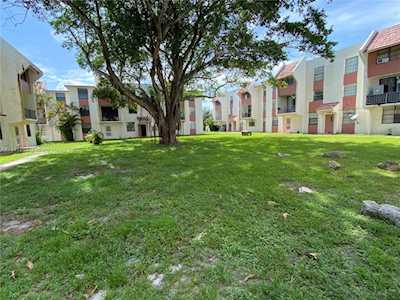 1752 NW 55th Ave #102 Lauderhill, FL 33313