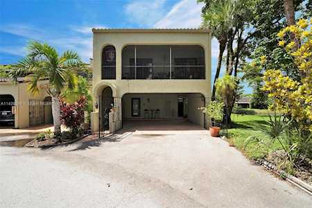 3752 Estepona Ave #14B2 Doral, FL 33178