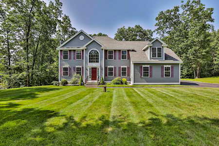 11 Saddle Hill Dr Auburn, NH 03032