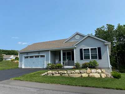 44 Cobbett Ln Hollis, NH 03049
