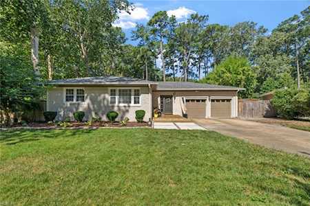 609 Pinetree Dr Virginia Beach, VA 23452