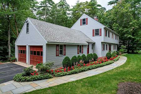 2 Lilac Ln Wolfeboro, NH 03894