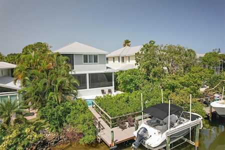 5143 Oxford Dr Sarasota, FL 34242