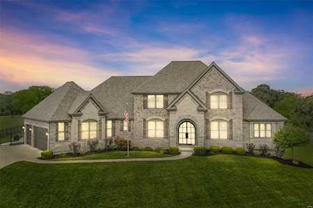 105 White Heron Ln Defiance, MO 63341