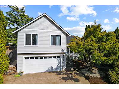 135 Kingsgate RD Lake Oswego, OR 97035