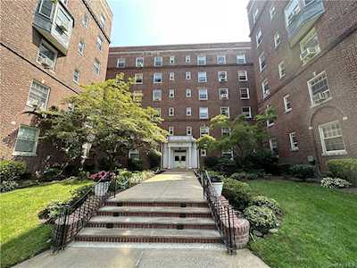 17506 Devonshire Blvd #4C Jamaica Hills, NY 11432