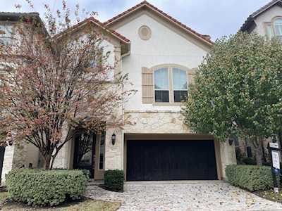 922 Old Oyster Trl Sugar Land, TX 77478
