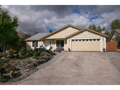 805 NW 17th CIR Battle Ground, WA 98604