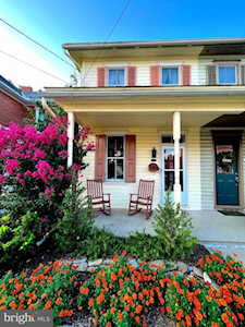 43 W Main St Mountville, PA 17554